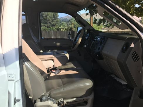 Used 2008 Ford F550 4x4 Crew Cab Super Duty image 10