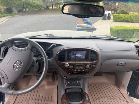 Used 2005 Toyota Sequoia Limited image 14