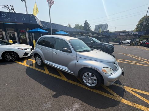 Used 2004 Chrysler PT Cruiser Touring FWD image 5