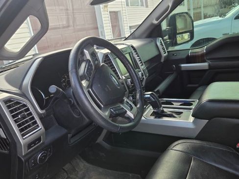 Used 2015 Ford F150 Lariat w/ Equipment Group 502A Luxury image 10