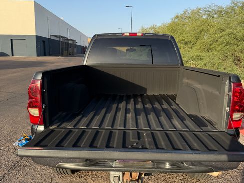 Used 2003 Chevrolet Silverado 2500 LT w/ Skid Plate Package AWD/4WD image 6