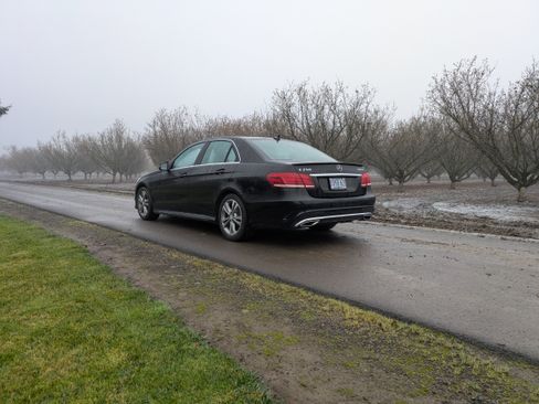 Used 2014 Mercedes-Benz E 250 BlueTEC Sedan image 10