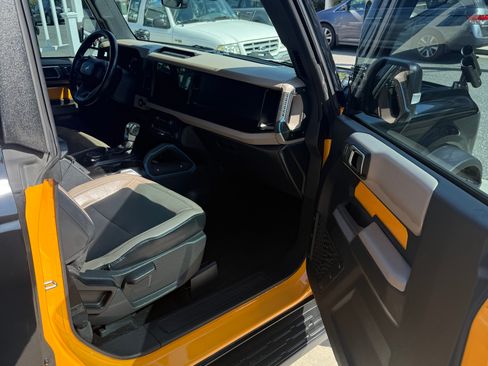 Used 2022 Ford Bronco Wildtrak image 14