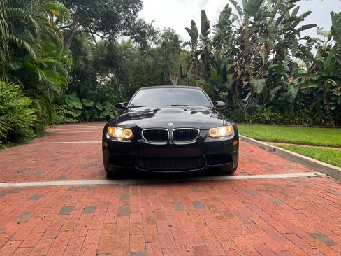 Used 2011 BMW M3 Sedan image 2