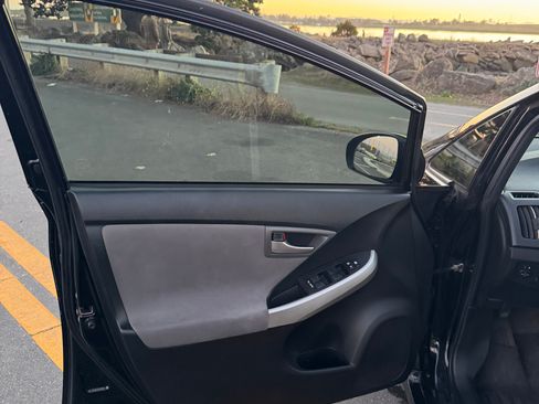 Used 2015 Toyota Prius Four image 26