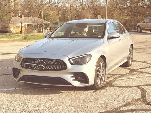 Used 2021 Mercedes-Benz E 450 4MATIC Sedan image 2