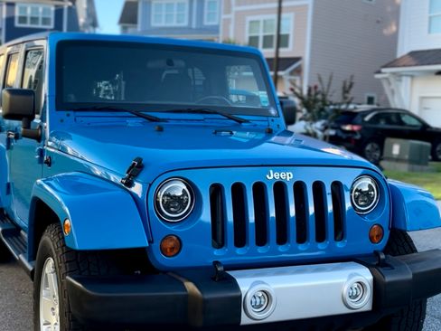 Used 2011 Jeep Wrangler Unlimited Sahara w/ Connectivity Group image 2