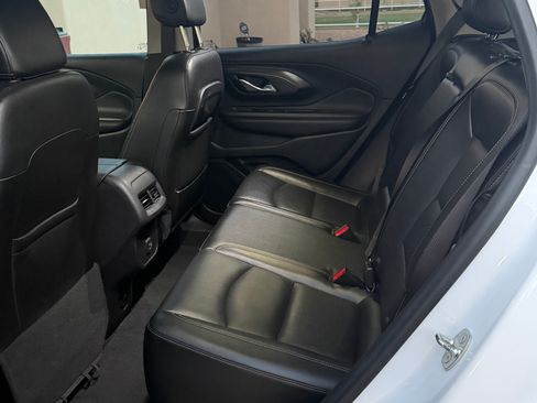 Used 2021 GMC Terrain SLT image 15