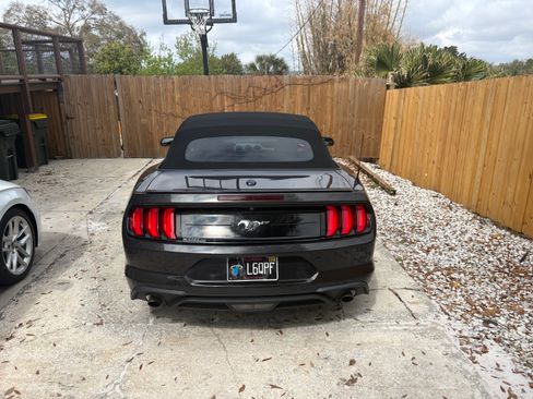 Used 2022 Ford Mustang Premium image 2