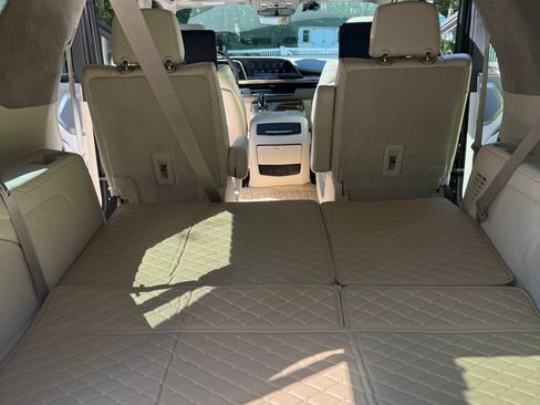 Used 2021 Cadillac Escalade Premium Luxury Platinum AWD/4WD image 25