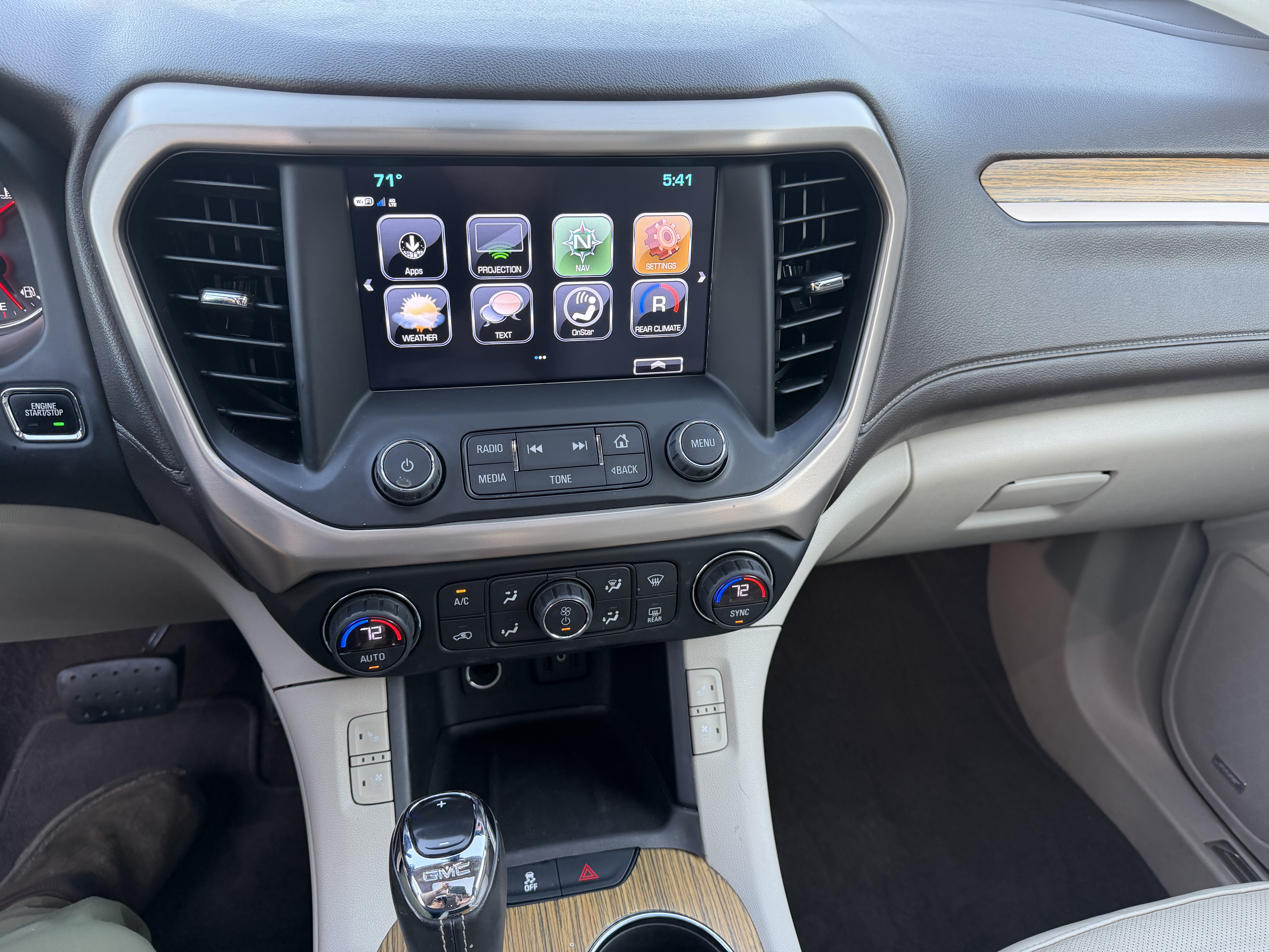 Used 2017 GMC Acadia Denali w/ Technology Package FWD image 15