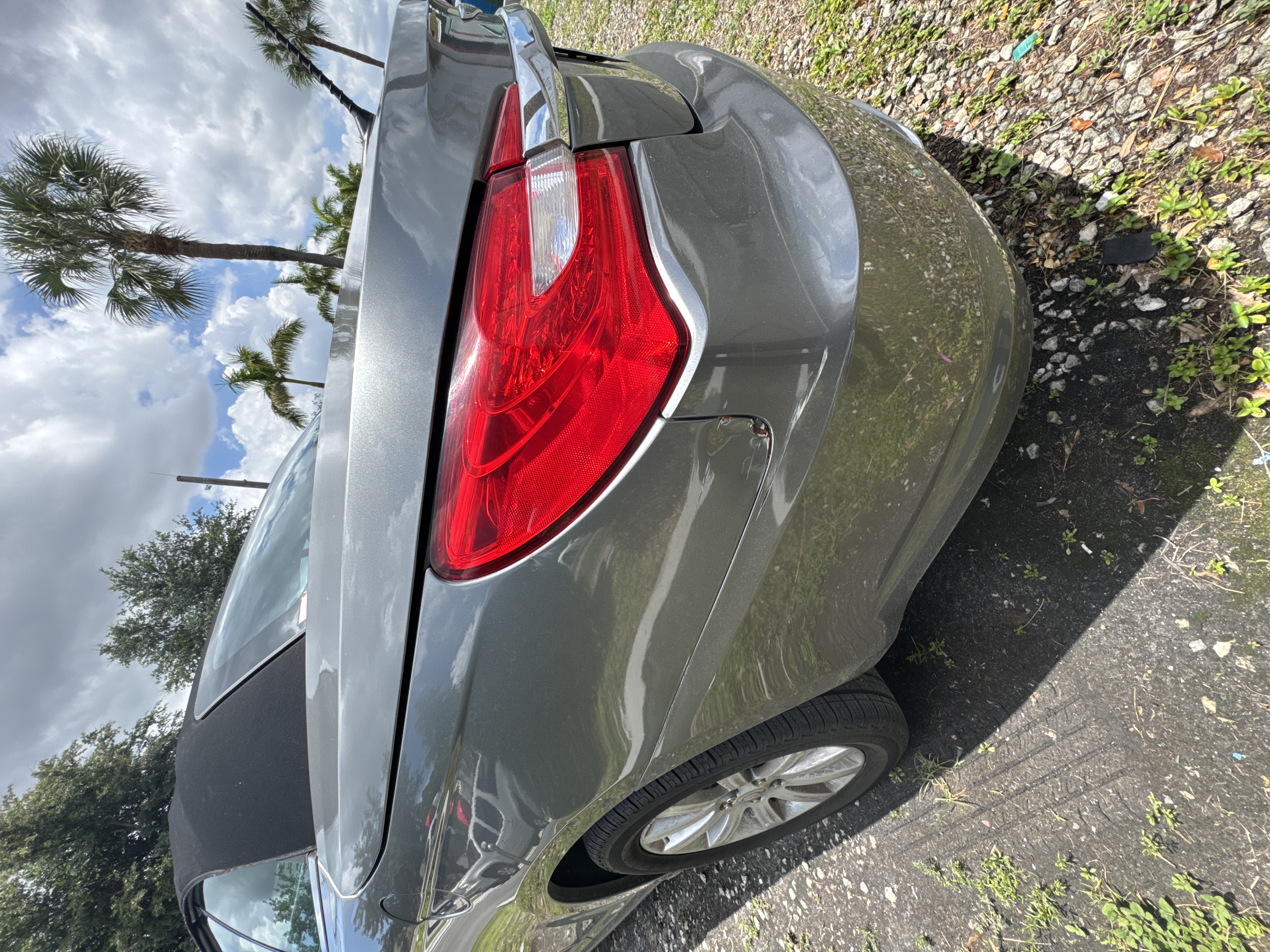 Used 2012 Chrysler 200 Touring FWD image 6