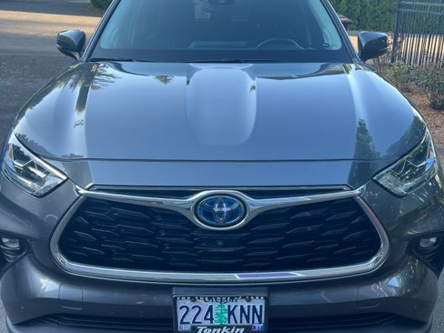 Used 2021 Toyota Highlander Limited AWD/4WD image 1
