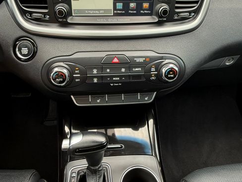 Used 2016 Kia Sorento SX image 17