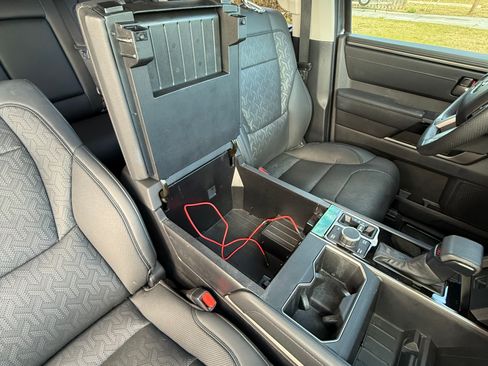 Used 2024 Toyota Tundra Limited image 16