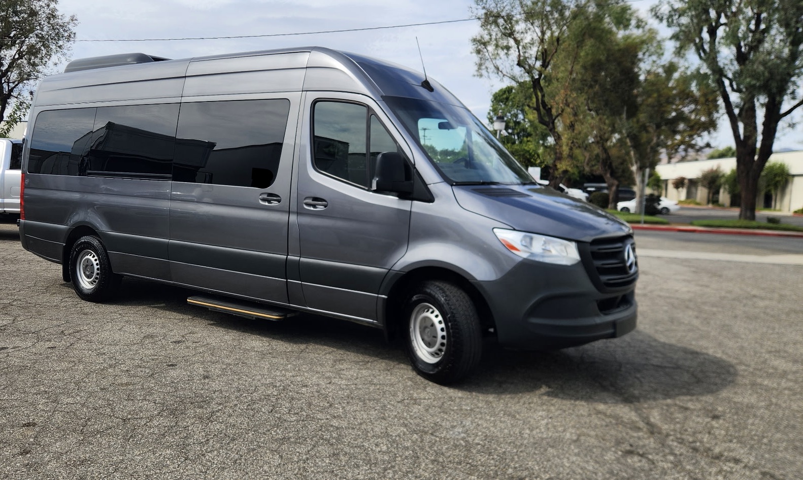 Used 2019 Mercedes-Benz Sprinter 2500 image 2