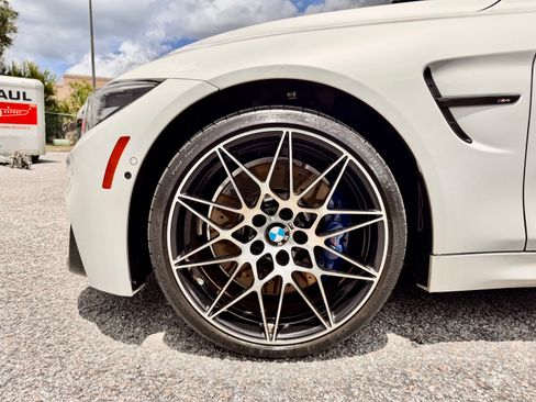 Used 2018 BMW M4 Convertible image 12