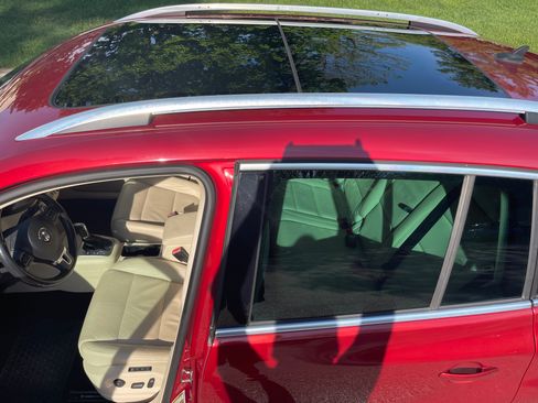 Used 2013 Volkswagen Tiguan SEL AWD/4WD image 10