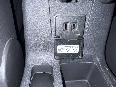 Used 2010 Dodge Caliber SXT image 15