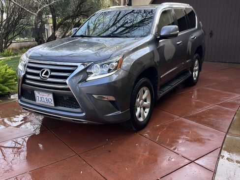 Used 2015 Lexus GX 460 image 4