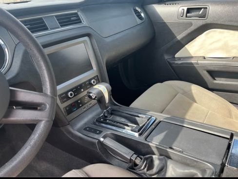 Used 2012 Ford Mustang Coupe RWD image 13