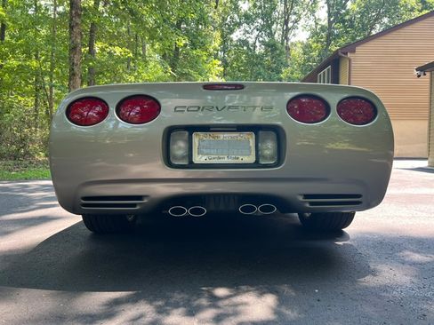 Used 2002 Chevrolet Corvette Convertible w/ Preferred Equipment Group2 RWD image 8