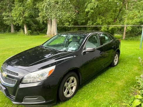 Used 2013 Chevrolet Malibu LS FWD image 4