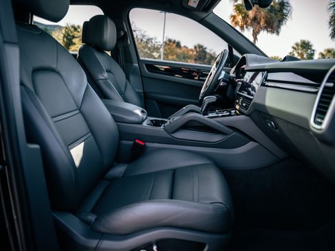 Used 2019 Porsche Cayenne image 11