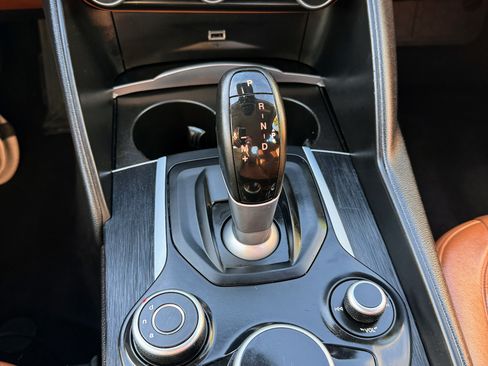 Used 2019 Alfa Romeo Giulia w/ Quick Order Package 22K Sport RWD image 15