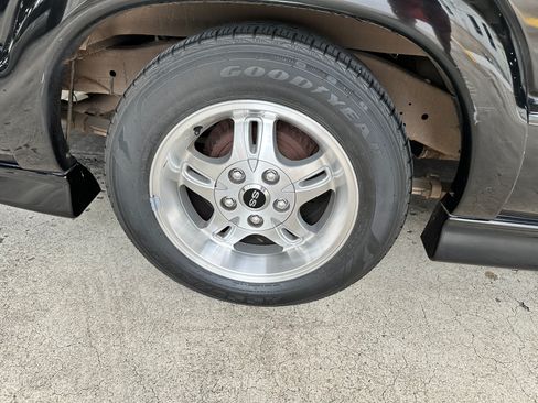 Used 2002 Chevrolet S10 Pickup LS w/ LS Preferred Equipment Group image 16