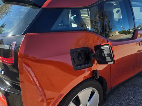Used 2014 BMW i3 w/ Range Extender image 8