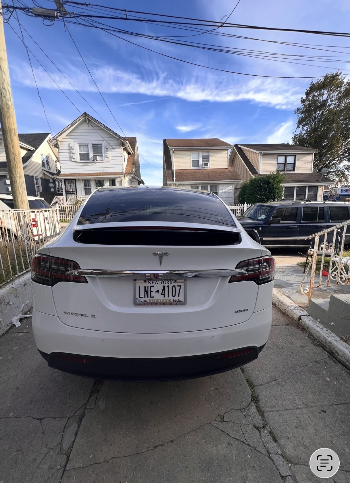 Used 2018 Tesla Model X 100D AWD/4WD image 2