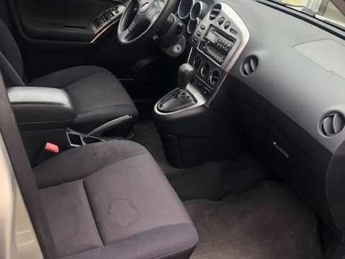 Used 2004 Pontiac Vibe w/ Moon And Tunes Value Package image 5