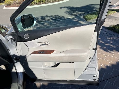 Used 2010 Lexus RX 350 2WD image 6