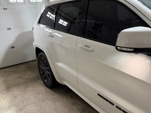 Used 2018 Jeep Grand Cherokee High Altitude AWD/4WD image 19