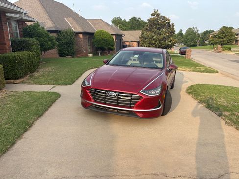 Used 2023 Hyundai Sonata SE FWD image 2