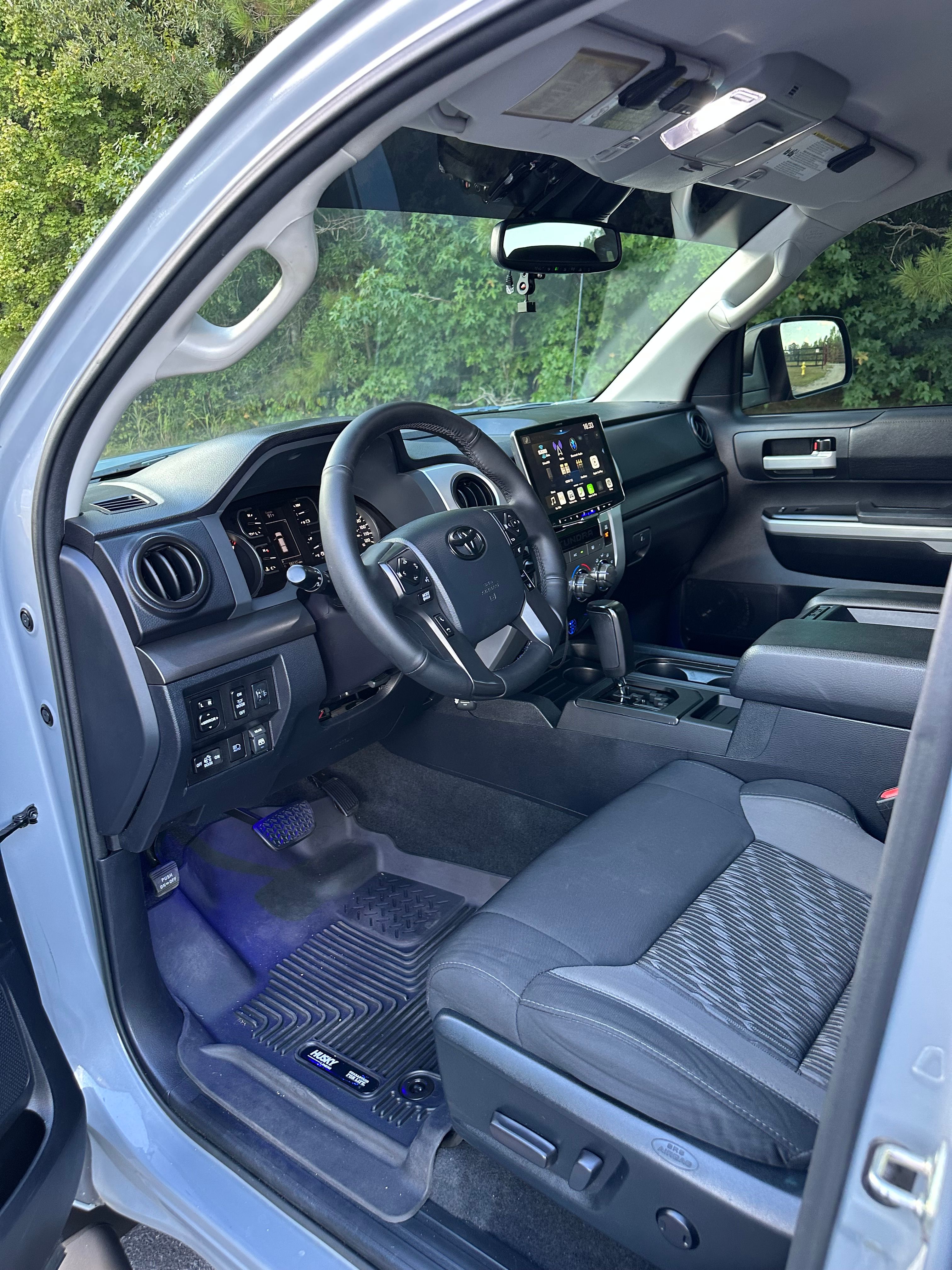 Used 2019 Toyota Tundra SR5 w/ SR5 Upgrade Package AWD/4WD image 13