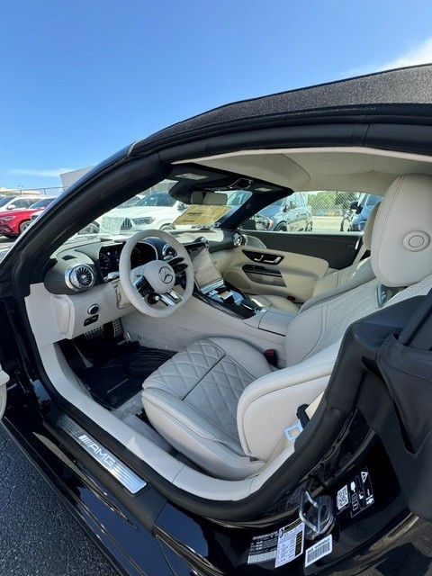 Used 2024 Mercedes-Benz SL 43 AMG image 4