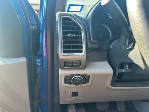 Used 2015 Ford F150 XLT w/ Equipment Group 302A Luxury image 12