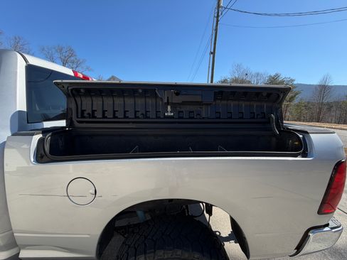 Used 2018 RAM 2500 Tradesman w/ Chrome Appearance Group image 12