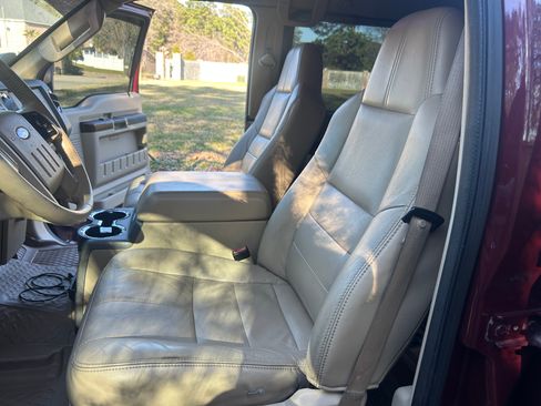 Used 2008 Ford F250 Lariat image 16