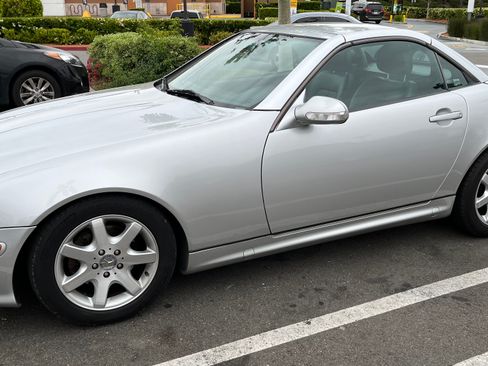Used 2001 Mercedes-Benz SLK 230 image 4