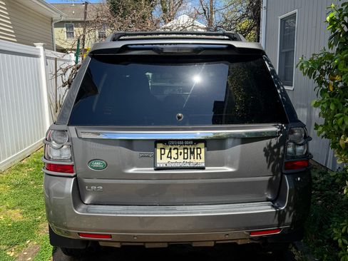 Used 2011 Land Rover LR2 HSE AWD/4WD image 5