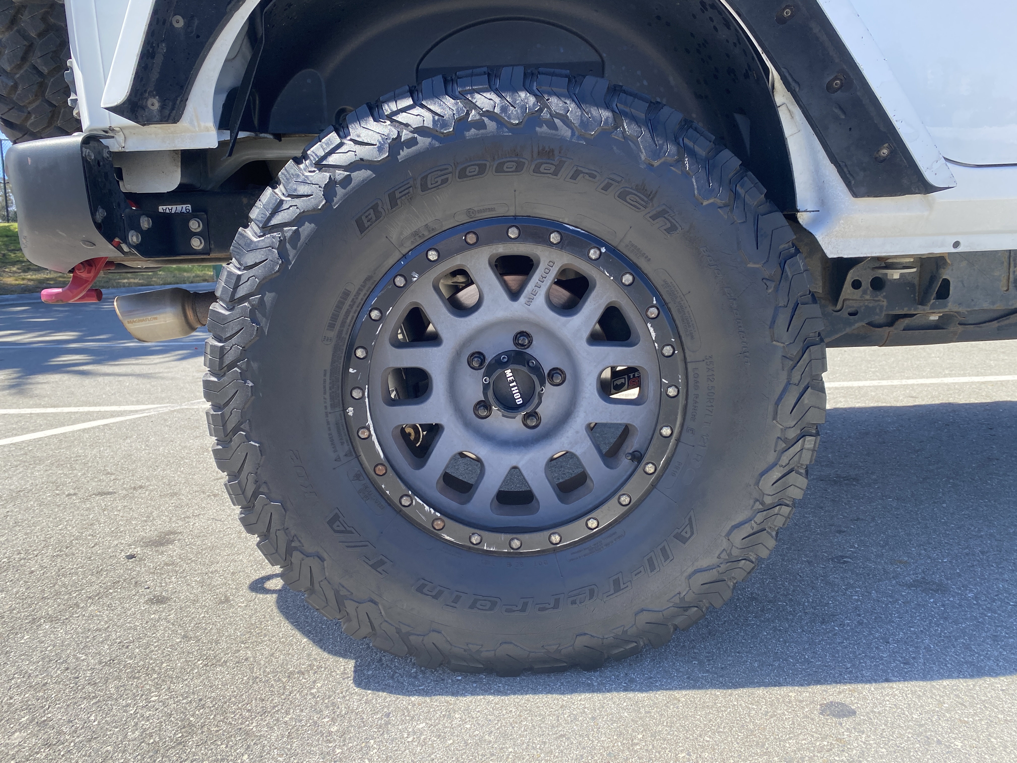 Used 2016 Jeep Wrangler Unlimited Rubicon w/ Connectivity Group AWD/4WD image 12