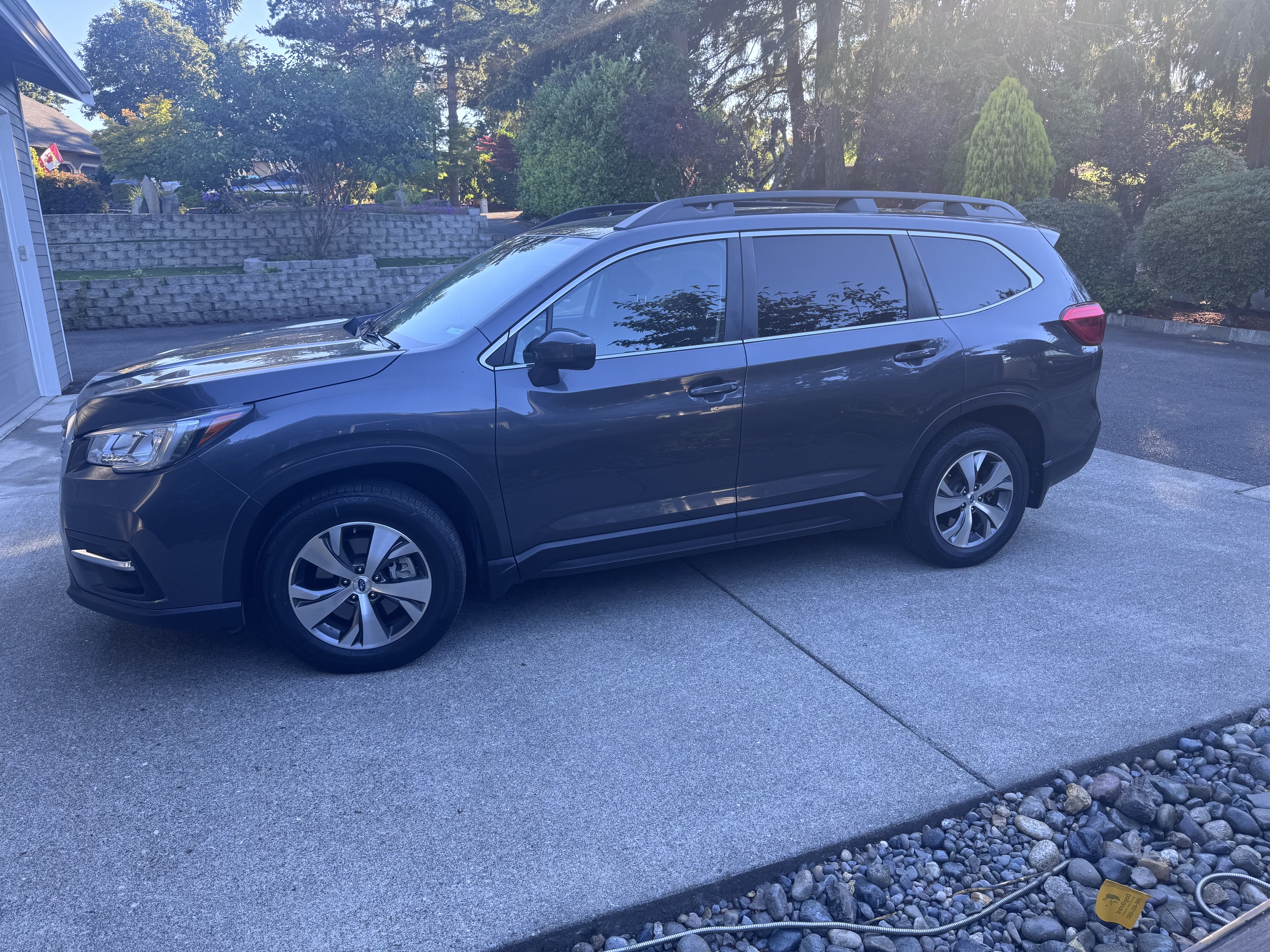 Used 2020 Subaru Ascent Premium w/ Convenience Package AWD/4WD image 1