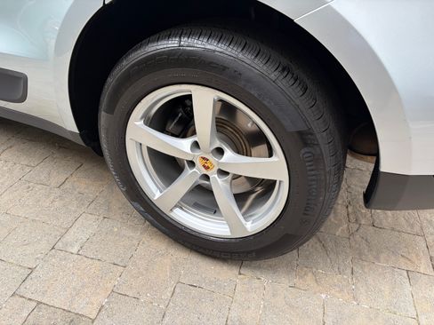 Used 2018 Porsche Macan Sport Edition image 15