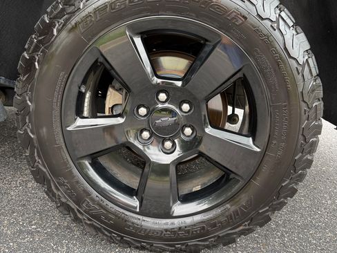 Used 2017 Chevrolet Suburban LT AWD/4WD image 9