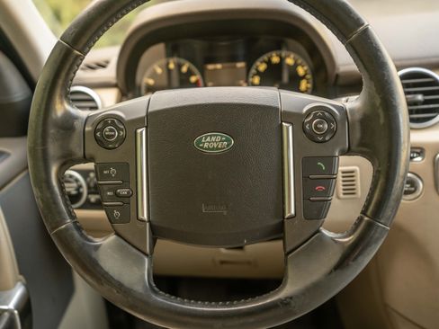 Used 2011 Land Rover LR4 image 14