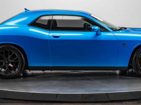 Used 2016 Dodge Challenger SRT Hellcat image 5