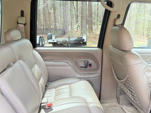Used 1999 GMC Suburban 4WD w/ Marketing Opt Pkg 3 image 29